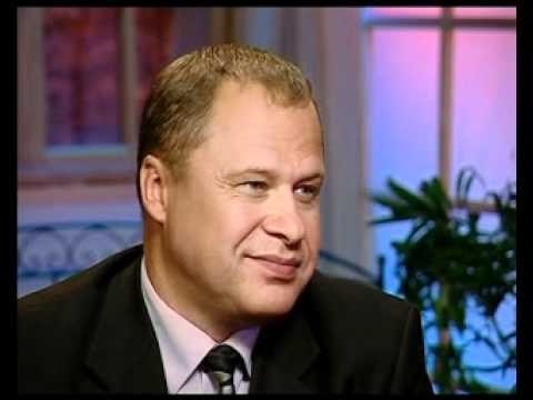 Видео: "Скальпель и гитара". Михаил Гуляев.