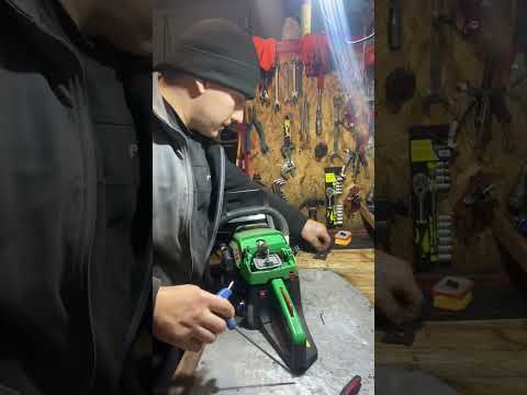 Видео: Как завести бензопилу если она не заводится 0631469571 ремонт бензопил ￼ бензокос генераторов