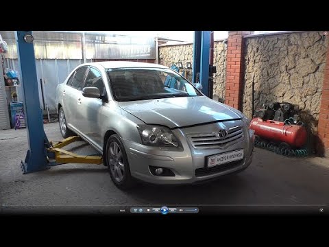 Видео: Замена передних тормозных колодок на Toyota Avensis 2,0 Тойота Авенсис 2007 года