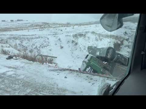Видео: Гиблое место.Каньон Дружба( Достык).Это пипец. Зимой в Казахстан лучше не ехать. Ездим по льду.