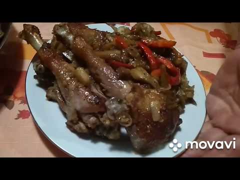 Видео: Как вкусно приготовить мясо молодых петушков с овощами !!!