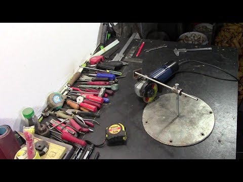 Видео: Простейшее , самодельное приспособление , для резки болгаркой идеальных кругов из металла.