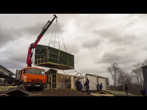 Видео: Сборка модульного дома.