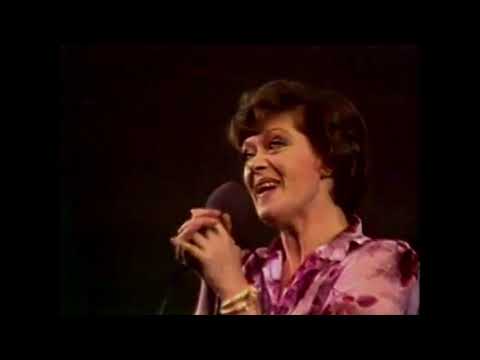 Видео: Алиса Фрейндлих - Моей душе покоя нет