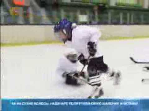 Видео: Как отдать ребенка на хоккей?