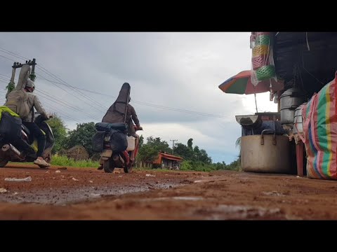 Видео: Дорога на Don Det/супер дорога южного Лаоса ...