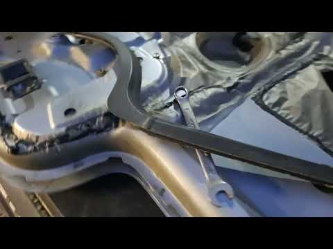 Видео: Nissan Atlas  подготовка кабины к продаже часть 4