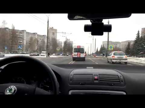 Видео: ГАИ сопровождали скорую на реальный вызов: как уступают дорогу
