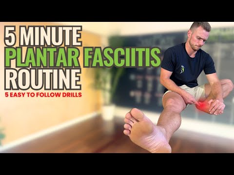 Видео: 5-минутная программа упражнений при подошвенном фасциите | 5 основных упражнений