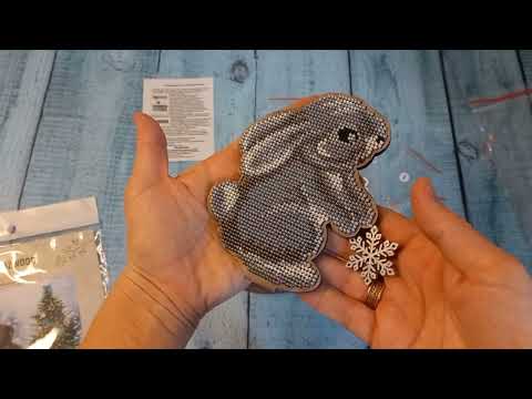 Видео: Символ года Кролик. Rozwood. Вышивка бисером.