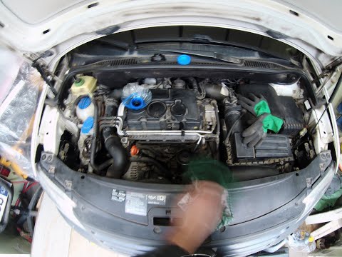 Видео: Как заменить масло и фильтр Volkswagen Caddy 1 9 Tdi 2008 год