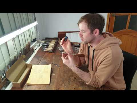 Видео: Обзор резца, стамеска по дереву от компании Петроград, углы заточки. На что обратить внимание.