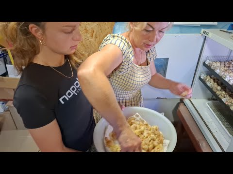 Видео: Перепелятка лупляться🥔🥔перебирається,сало закоптилося-сільські будні‼️Що це серед города❓️