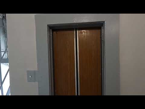 Видео: Лифт "МЛЗ" 1981 г.в.; V = 0.71 м/с; г-п 320 кг (г.Самара, пр-кт Кирова, д.409, п.2)