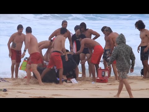 Видео: Профессиональный серфер Макай Макнамара впал в кому после падения на Пайплайне