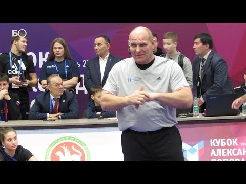 Видео: Олимпийский чемпион Александр Карелин провел мастер-класс в Казани