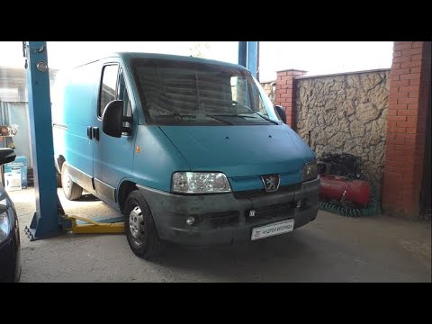 Видео: Замена задних барабанных колодок на Peugeot Boxer 2 2,2 дизель Пежо Боксер 2 2002 года