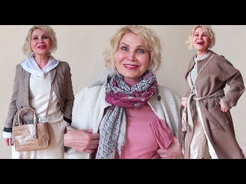 Видео: ОБРАЗЫ НА ОСЕНЬ для женщин элегантного возраста  АУТФИТЫ МОДНИЦЫ Петербурга 50+ Тренды осени 2020