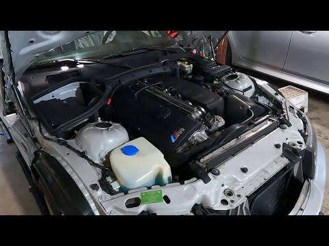 Видео: Обслуживаю 2001 BMW M Roadster с мотором S54