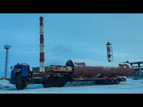 Видео: Перевозка части резервуара РВС-5000 по месту на площадку для монтажа.