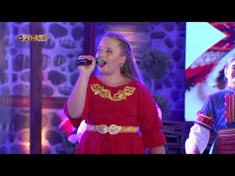 Видео: Катерина и Зорница Стоянови – Заспало моме / Детски Пирин Фолк 2021