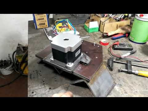 Видео: ЧПУ станок. Прижим к рейке шагового мотора