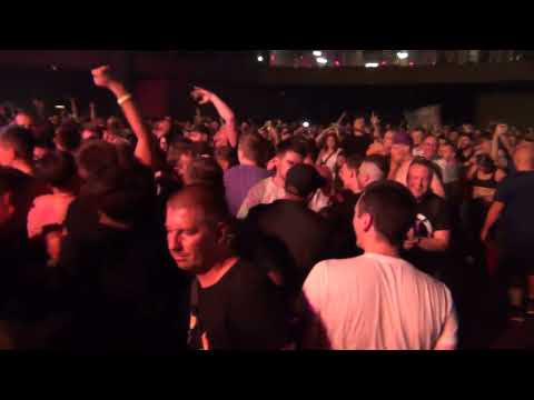 Видео: Голос Омерики - Звук - го вно, пиво дорогое! @ Панки в городе 2022 Atmosphere Москва 13.08.2022