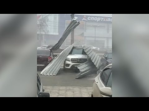 Видео: На Ставрополье бесцеремонно хозяйничает ветер