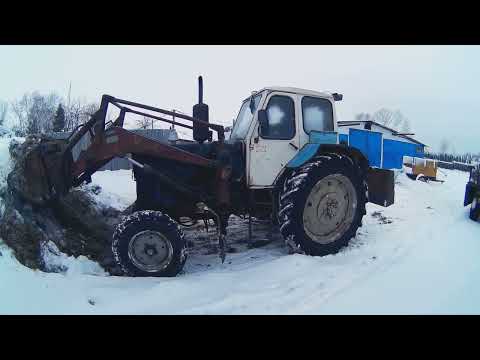 Видео: ЮМЗ-6 расчистка навоза. Зачем вытаскиваю рулоны из середины сеновала? Идём в глубь сеновала.