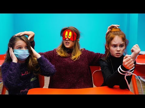 Видео: КРУТОЙ ЧЕЛЛЕНДЖ!!! НЕ ВИЖУ, НЕ СЛЫШУ, НЕ ДВИГАЮСЬ!!!
