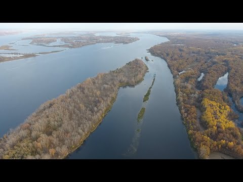 Видео: С палаткой на Волгу. Осенняя рыбалка.