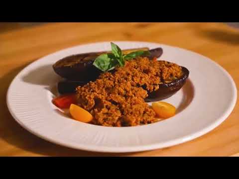 Видео: Вегетарианскою блюдо Как Приготовить - Запеченный баклажан с дипом из вяленых помидоров