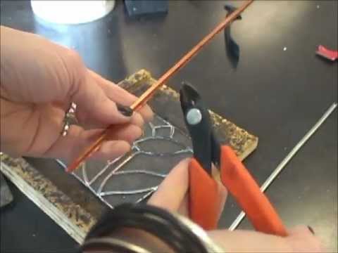 Видео: Обрамление витражного панно с помощью плоской U-образной рамки толщиной 1/8 дюйма