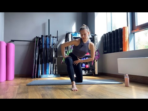 Видео: Как раскрыть тазобедренные суставы? Подвижность и раскрытие тбс, поперечный шпагат