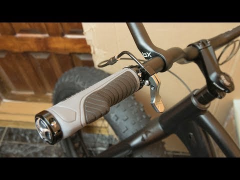 Видео: Строим фэтбайк: протяжка троса дроппера внутри рамы и монтаж педальки  управления, установка грипс