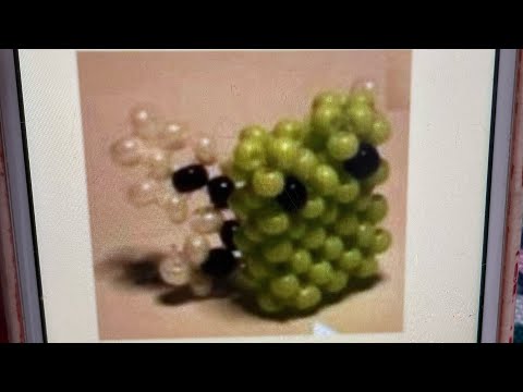 Видео: Жабка с крыльями из бисера . Лягушка с крыльями из бисера .