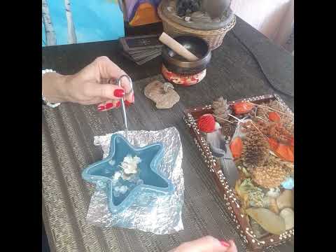 Видео: О событиях. Предсказание на свече, Чистка. К вашей сопернице идет "Песец" 🪃