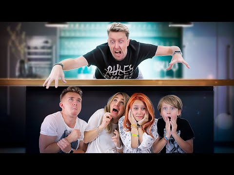 Видео: ЭКСТРЕМАЛЬНЫЕ ПРЯТКИ в большом доме ! OMG.. Как сюда ВТИСНУТЬСЯ ?  Картонка