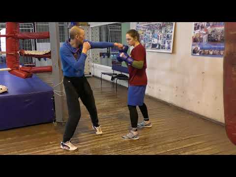 Видео: Бокс: усилить хлёсткость удара за счёт подшага