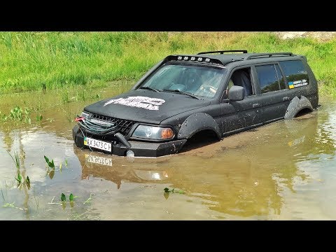 Видео: MITSUBISHI PAJERO SPORT vs НИВА [Off-Road]