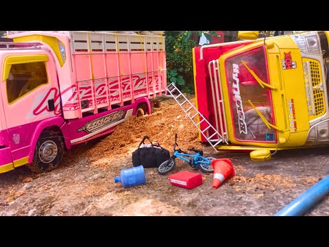Видео: МИЛЫЙ симулятор радиоуправляемого грузовика Isuzu спасает застрявший миниатюрный грузовик Mitsubishi