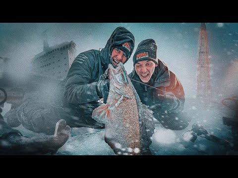 Видео: В городе! Поймали ТРОФЕЙНОГО СУДАКА! Открыли сезон зимней рыбалки по полной программе.