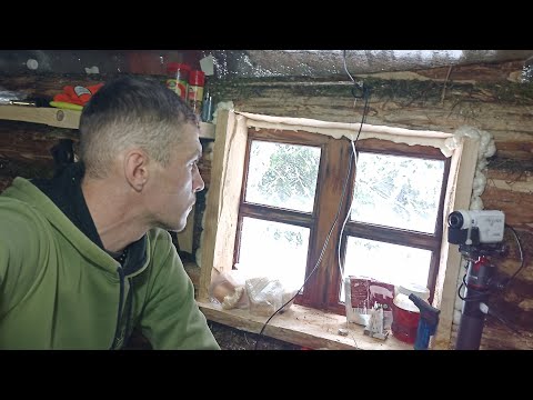 Видео: БЫТОВЫЕ ДЕЛА В ТАЙГЕ. ВСТАВИЛ ВТОРУЮ ДВЕРЬ. НОЧНЫЕ ГОСТИ ОКРУЖИЛИ ИЗБУ