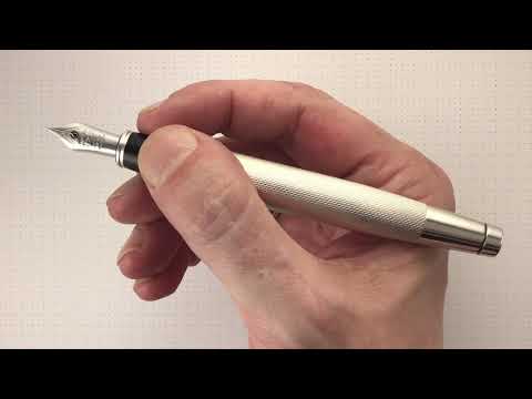 Видео: Обзор перьевой ручки Cross Peerless 125