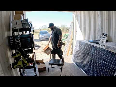 Видео: Упорядочиваем хаос в нашем 40-футовом грузовом контейнере – Off Grid Homestead