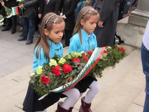 Видео: Мащабно честване на 3 март в Русе – добри идеи, хаос в организацията