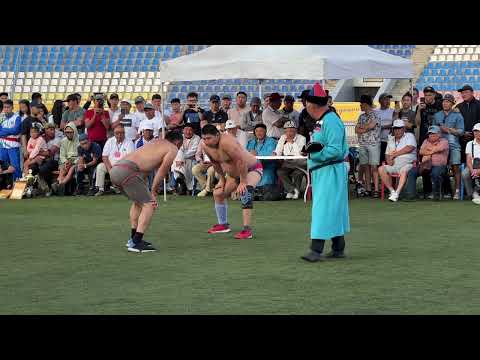 Видео: 1/2 финала по бурятской борьбе в абсолютной категории. Самбист против борца. Сурхарбаан 2023