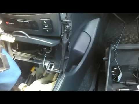 Видео: Прячем провода в салоне Toyota Corolla 2008 г.