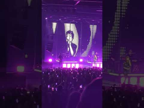 Видео: Концерт Земфиры Нью-Йорк 2024 "Я ухожу" последняя песня за 12 апреля