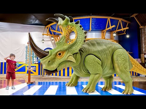 Видео: Игрушечные динозавры ожили! 🦖✨ | Отправляемся в приключение с динозаврами! 💥